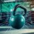 Kettlebell swing – technika, korzyści i najczęstsze błędy